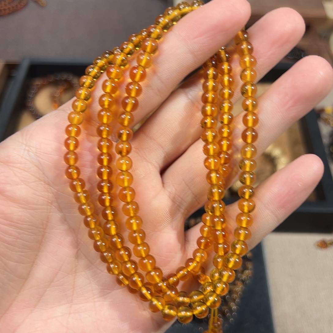 苗***夫琥珀未镶嵌裸石抚顺琥珀