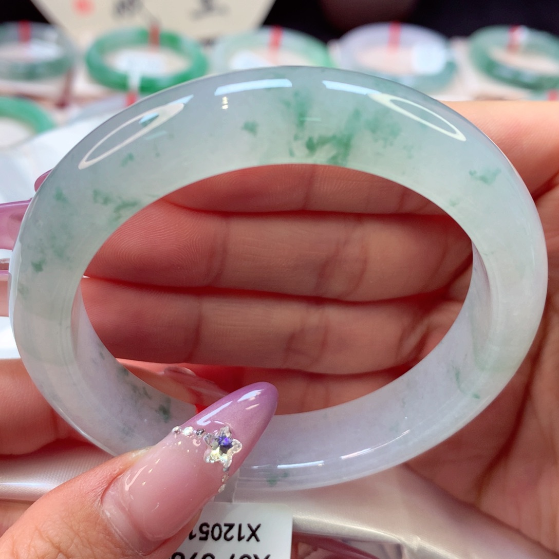 翡翠未镶嵌手镯正圈11号66