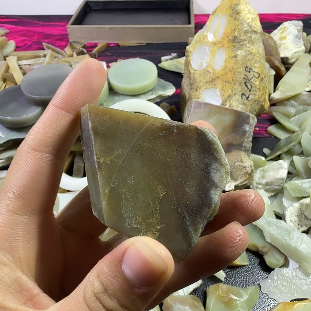 和田玉（糖玉）未镶嵌挂件