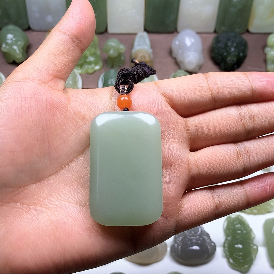 和田玉颈饰未镶嵌珍*