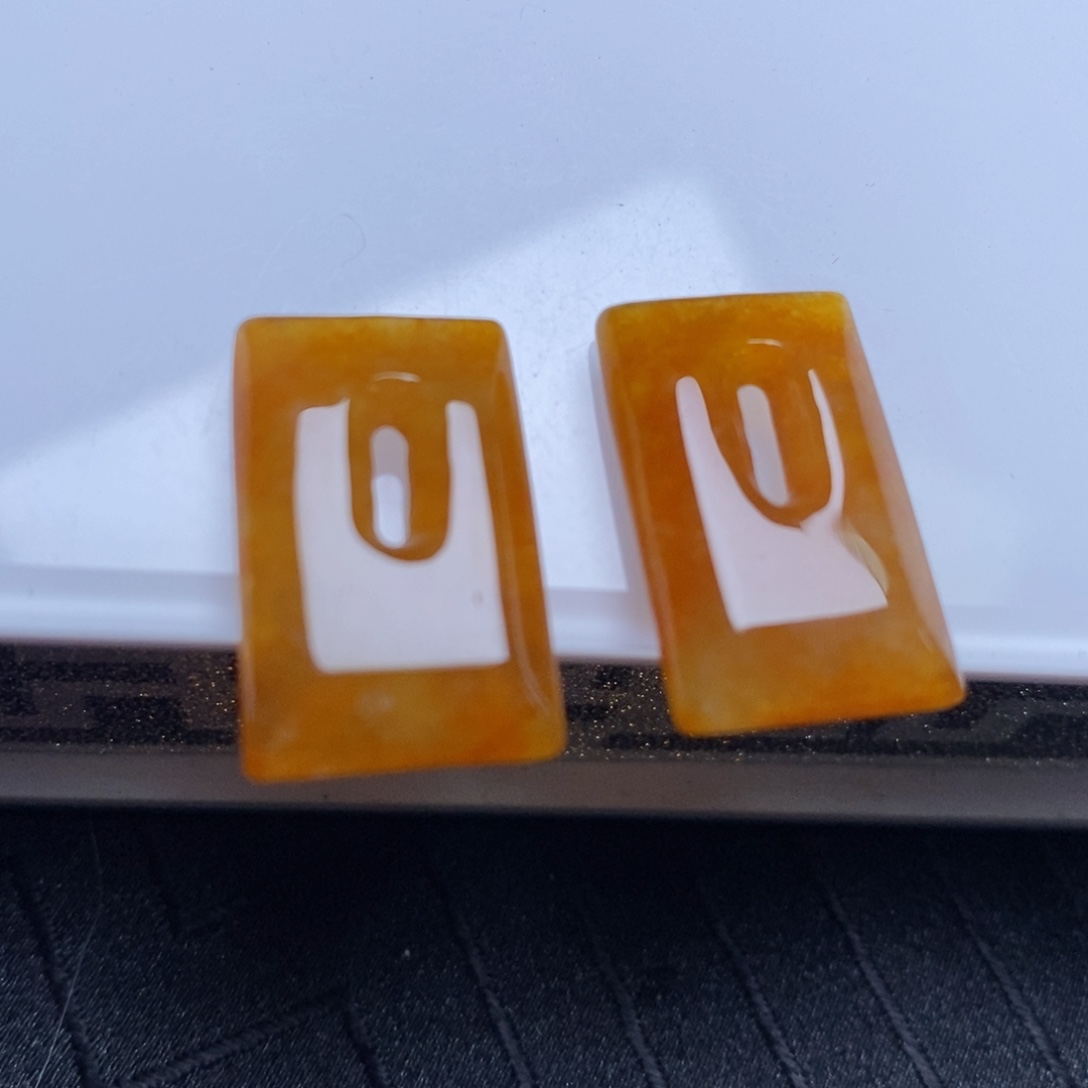 翡翠未镶嵌耳饰红翡方糖