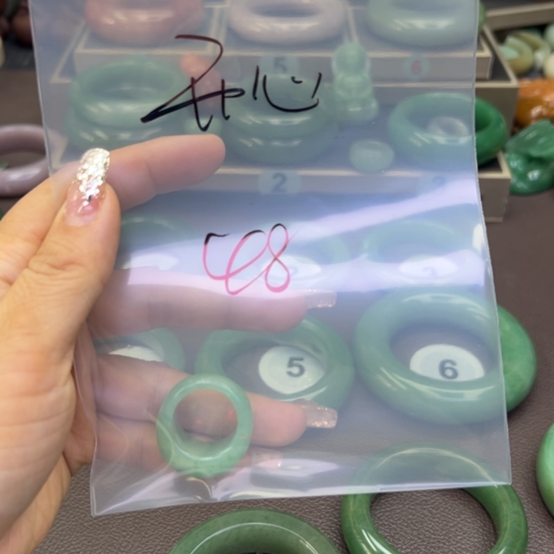 未镶嵌手镯石英岩玉开*