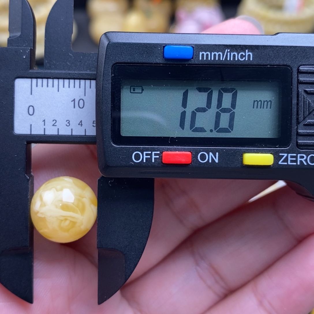 蜜蜡未镶嵌珠宝奇石