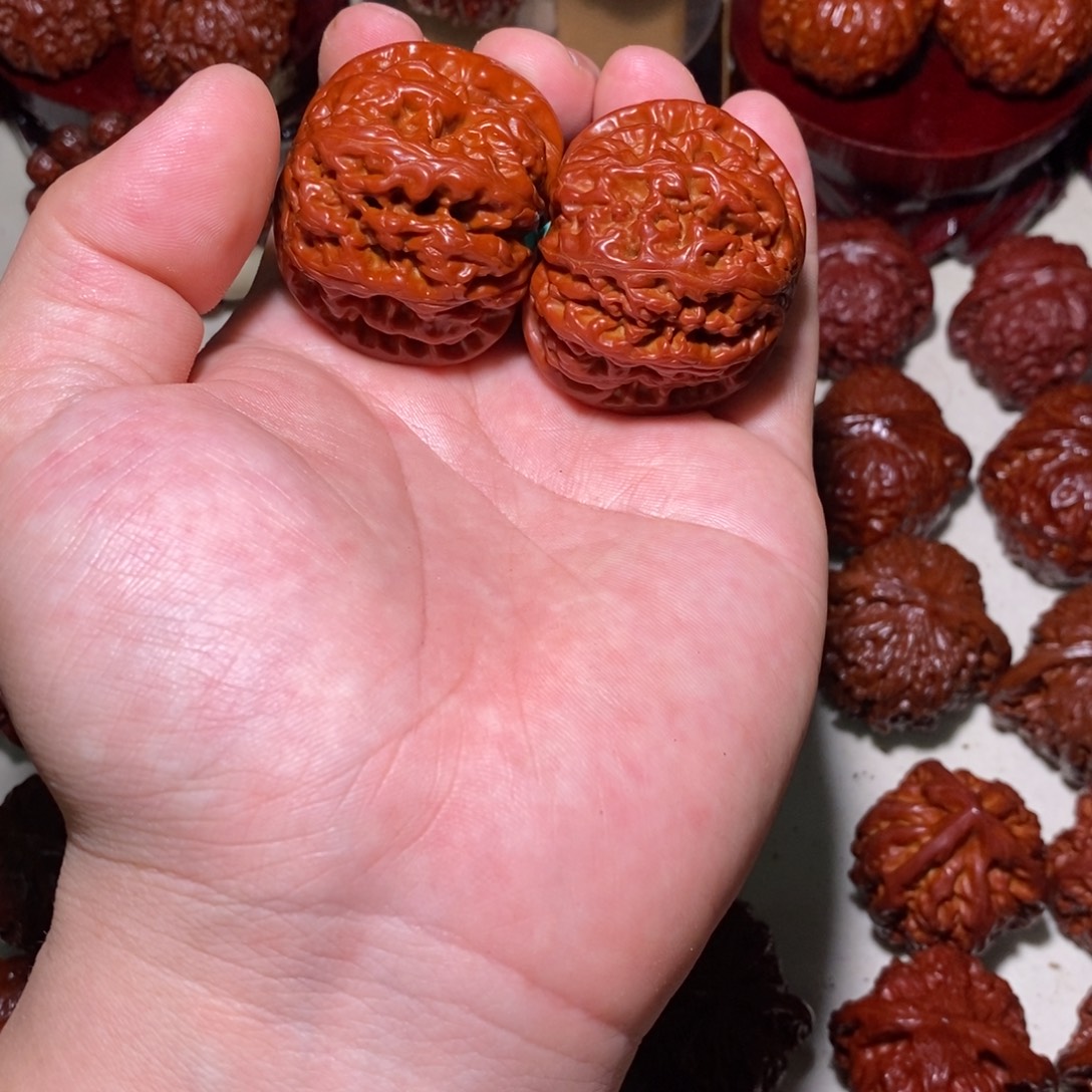 *****桃核吊坠粗筋粗筋