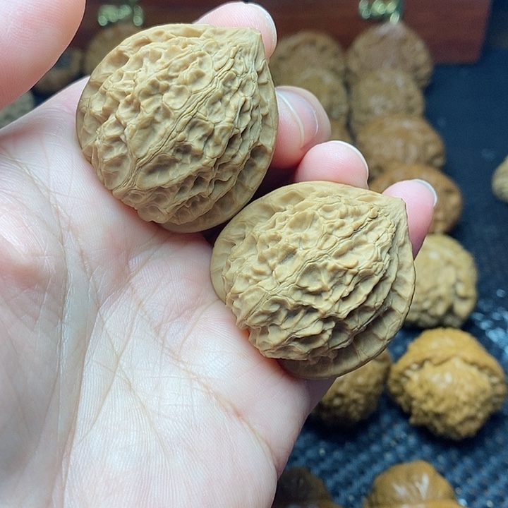 文玩核桃把件37金牛