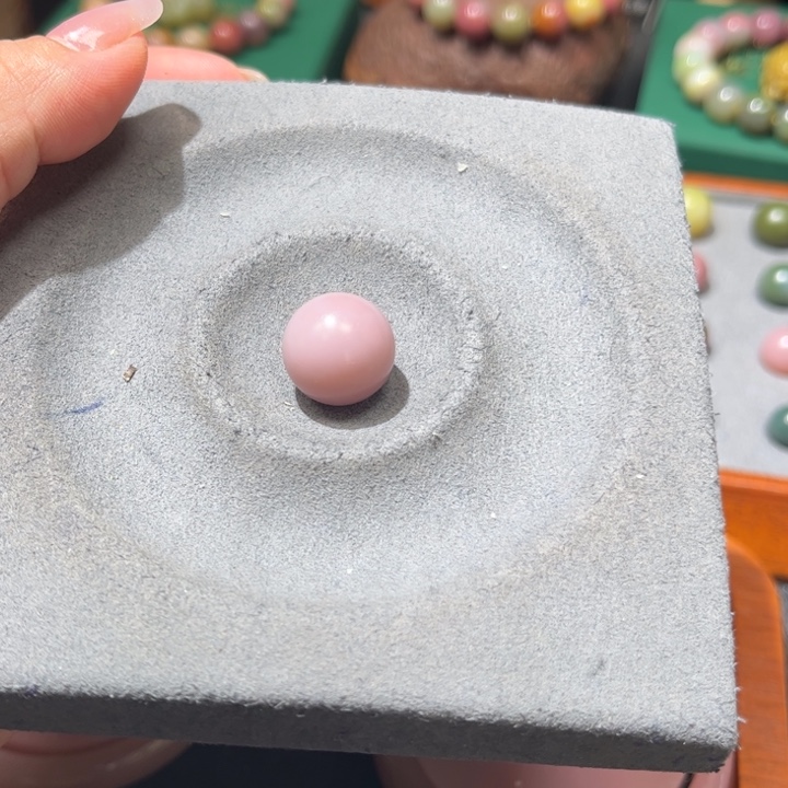 吉***鼠玛瑙/玉髓未镶嵌原矿盐源玛瑙产地直发