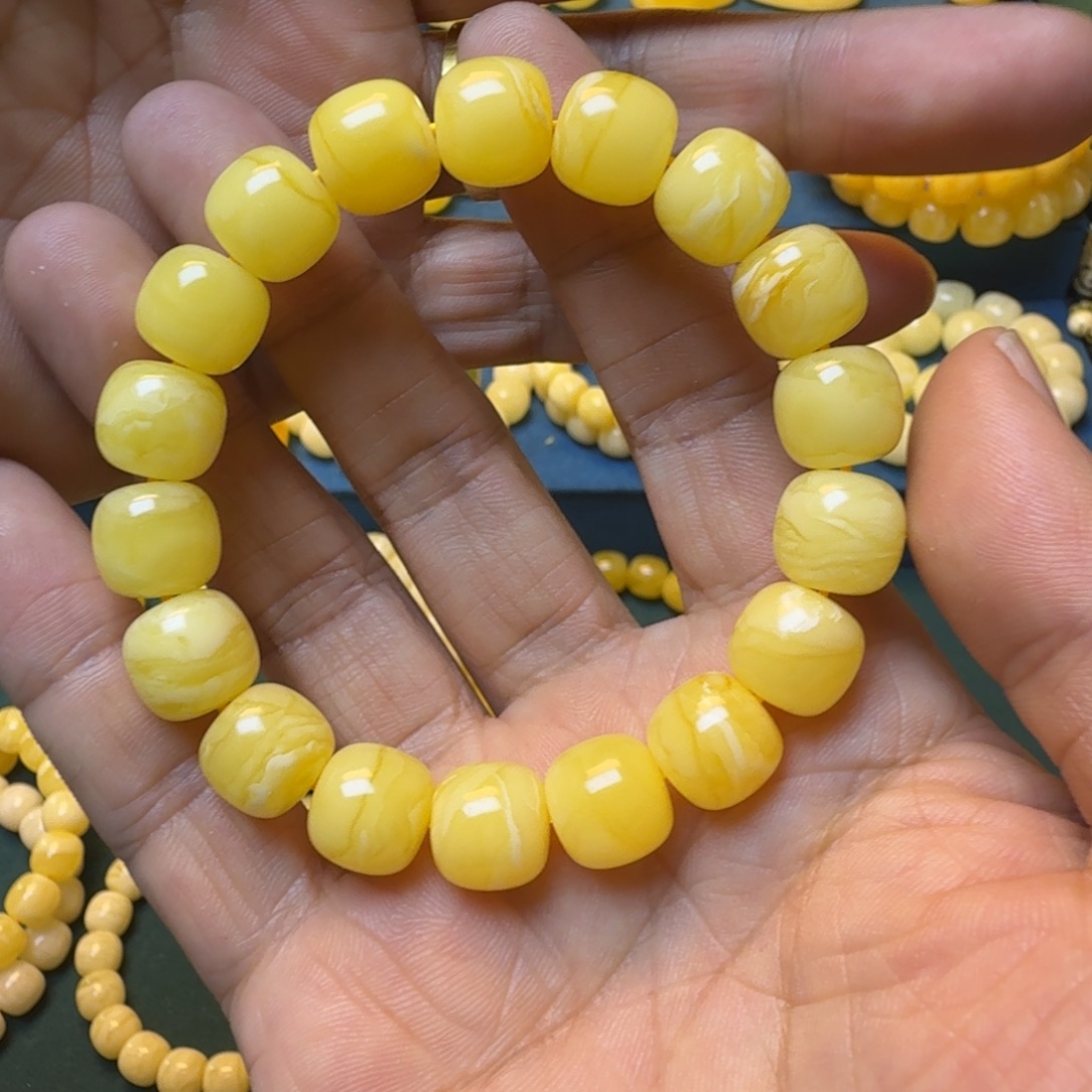 蜜蜡未镶嵌珠宝奇石