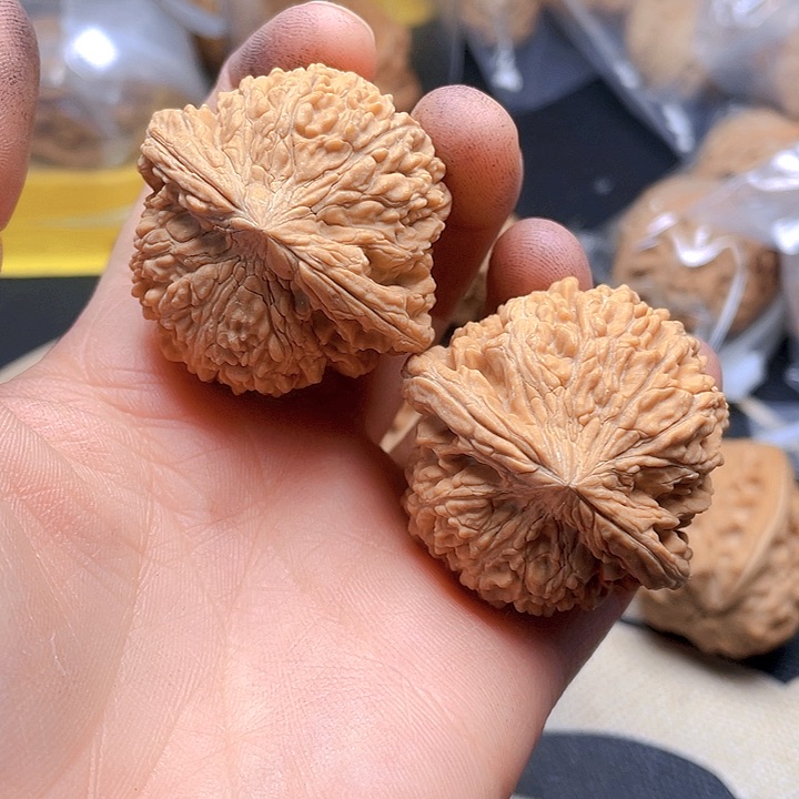 文玩核桃吊坠满天星的