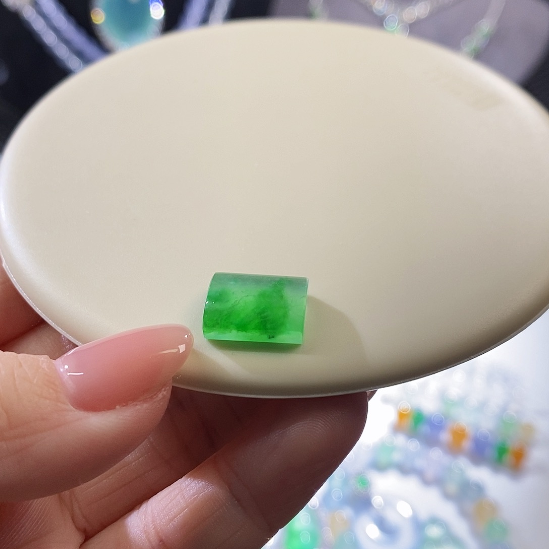 翡翠把件未镶嵌戒面