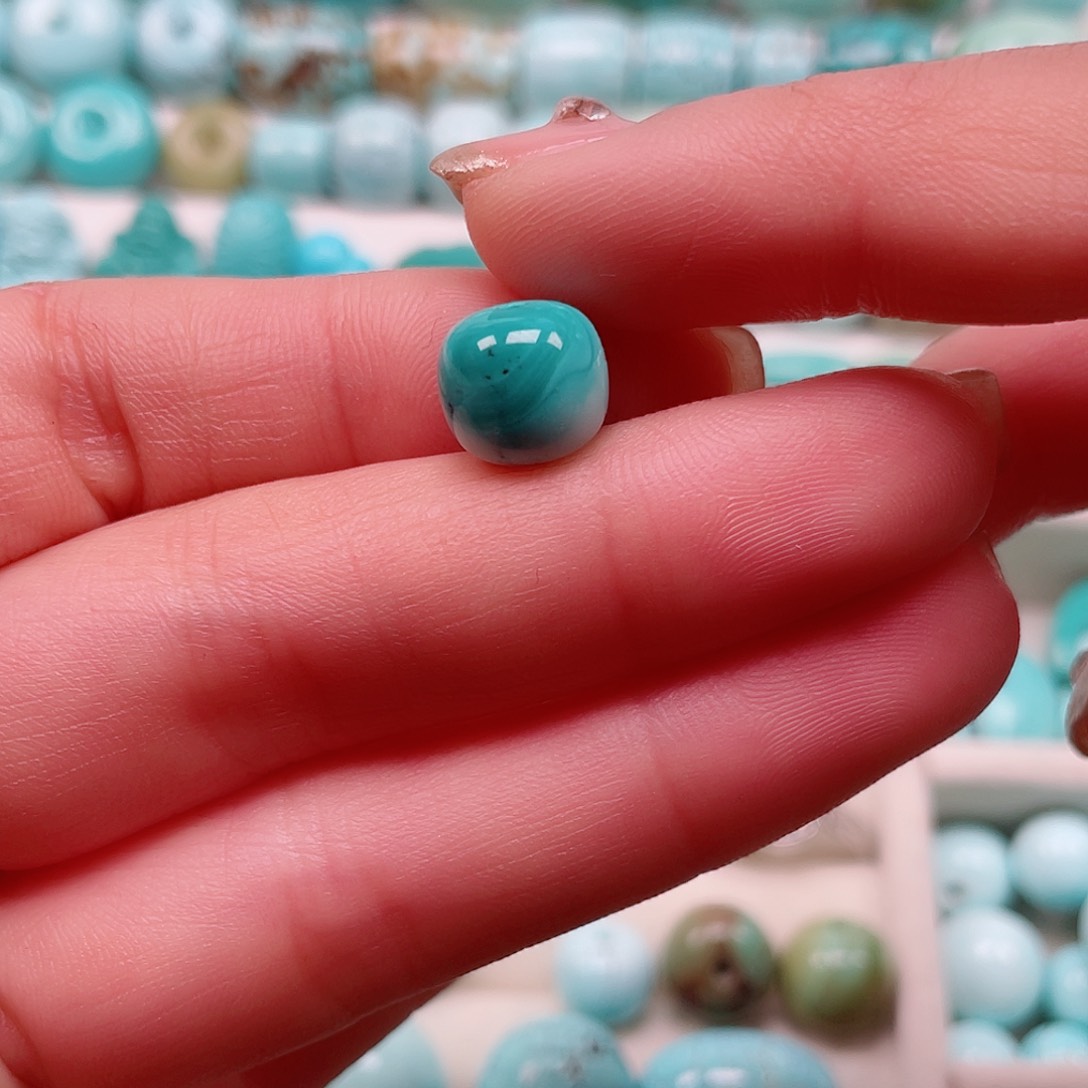 绿松石配饰未镶嵌大**?