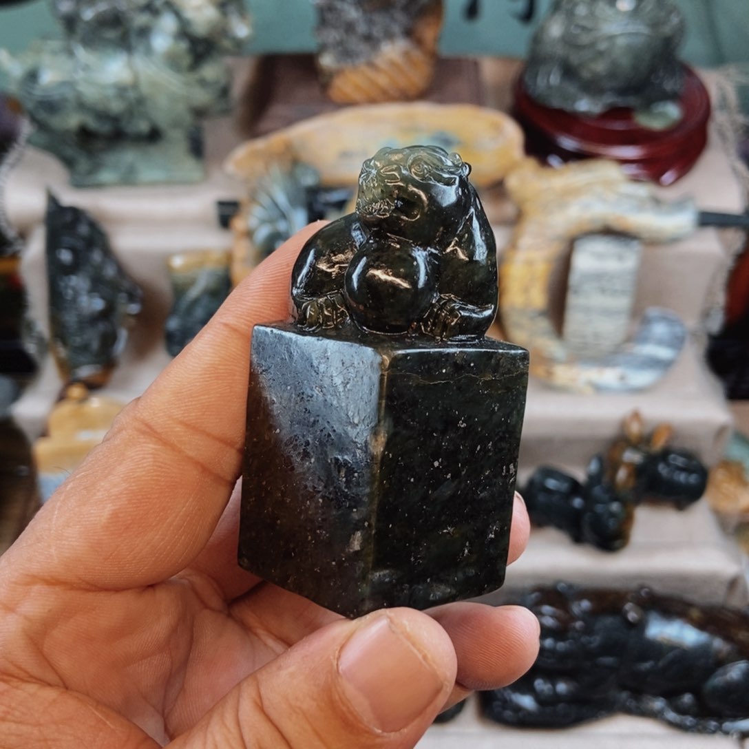 岫岩河磨玉（透闪石质玉）把件未镶嵌家****9