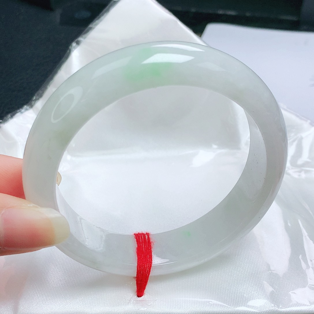 翡翠手镯未镶嵌正