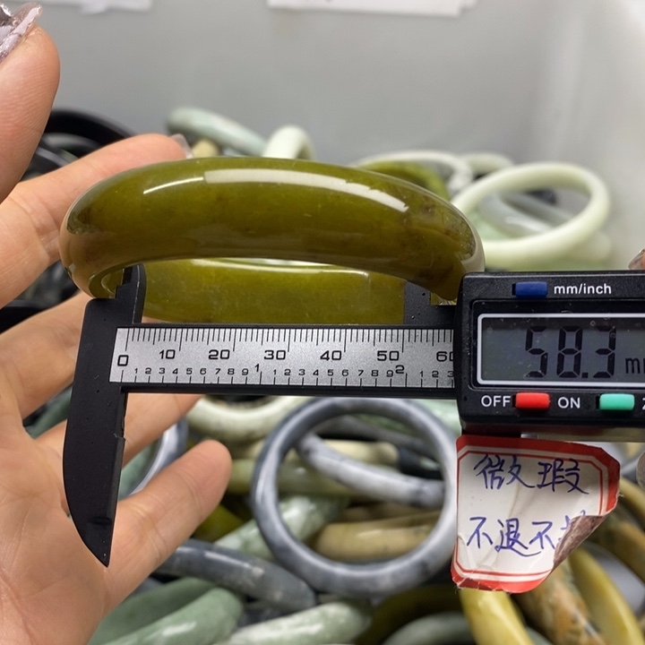 蛇纹石玉手镯159未镶嵌