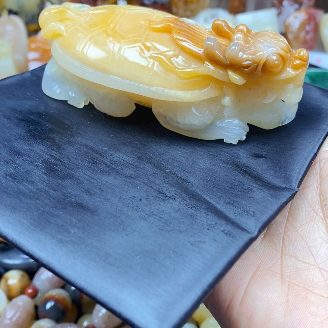 石英质玉（黄龙玉）颈饰未镶嵌