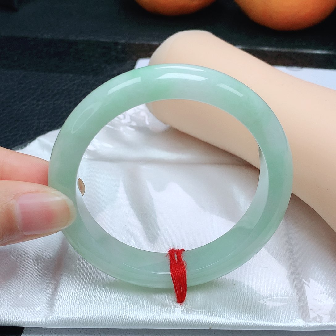 翡翠手镯未镶嵌正5455