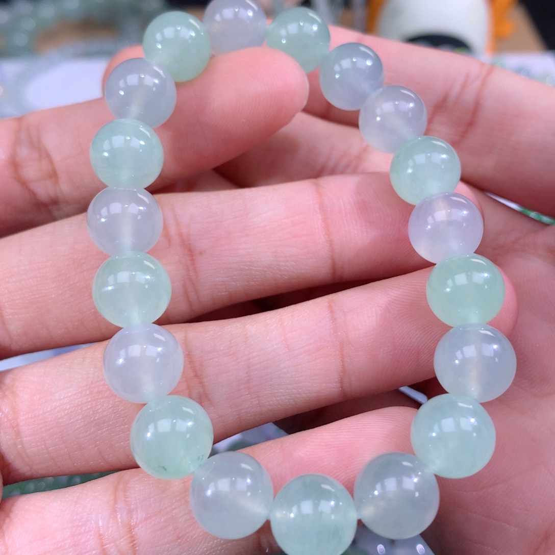 翡翠手链未镶嵌翡翠