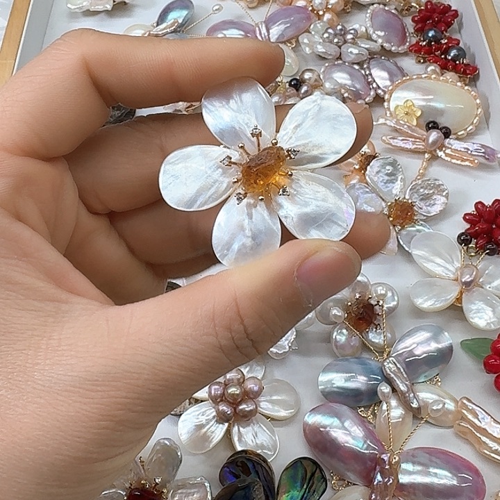 银S925镶嵌淡水珍珠胸饰