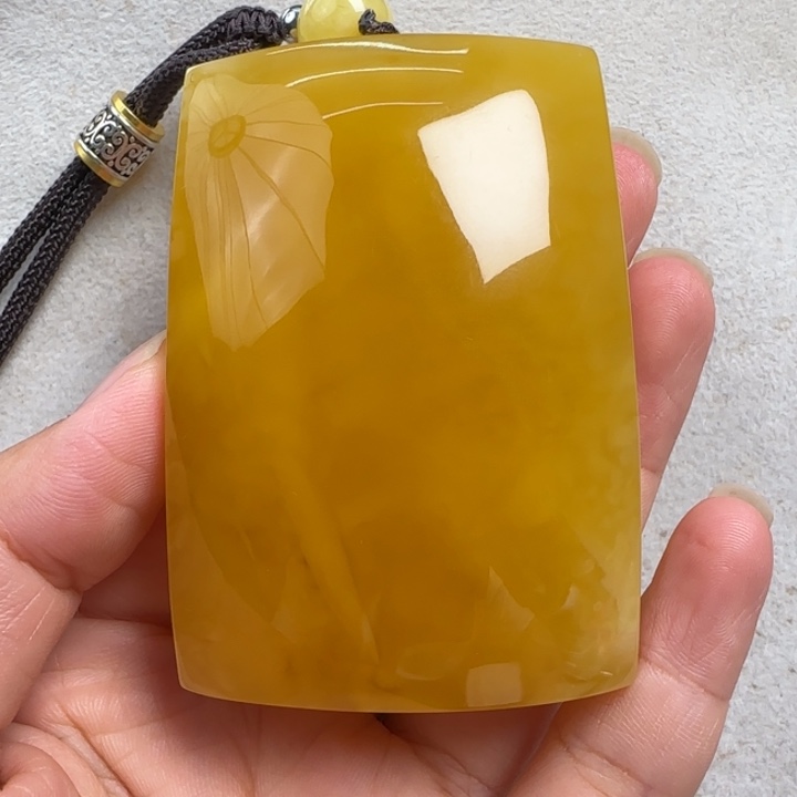 蜜蜡未镶嵌珠宝奇石