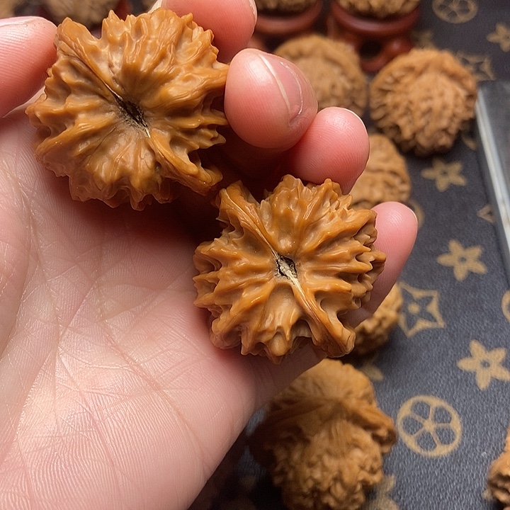 把件文玩核桃草大龙