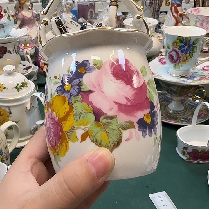 鹿与海陶瓷有限公司