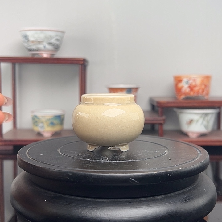 黄色开片香炉款豆盆