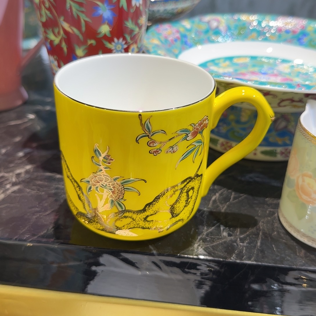 骨瓷珐琅彩工艺制作