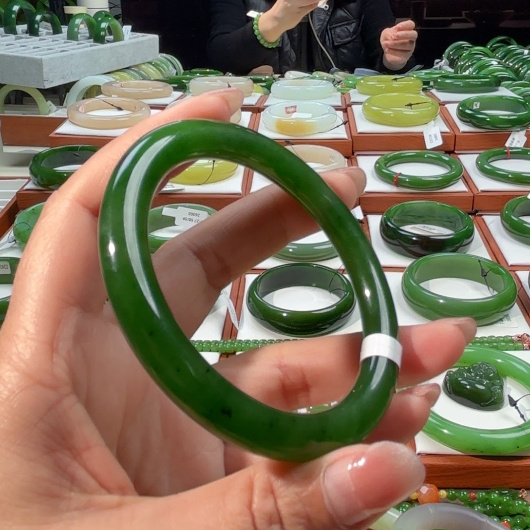 和田玉（碧玉）手镯未镶嵌