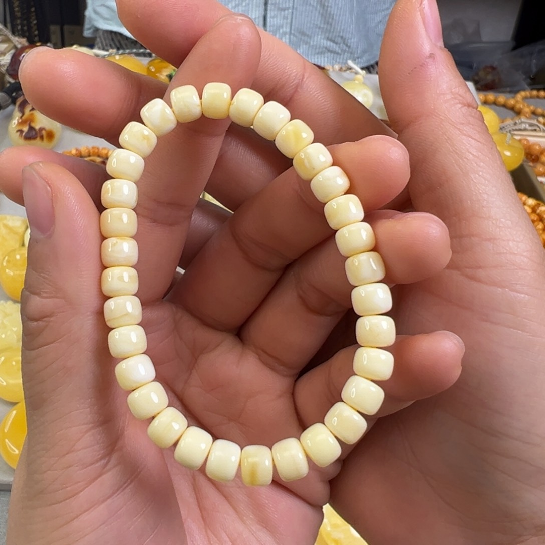 蜜蜡裸石未镶嵌蜜蜡