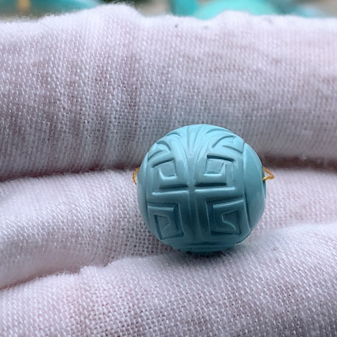 绿松石颈饰未镶嵌