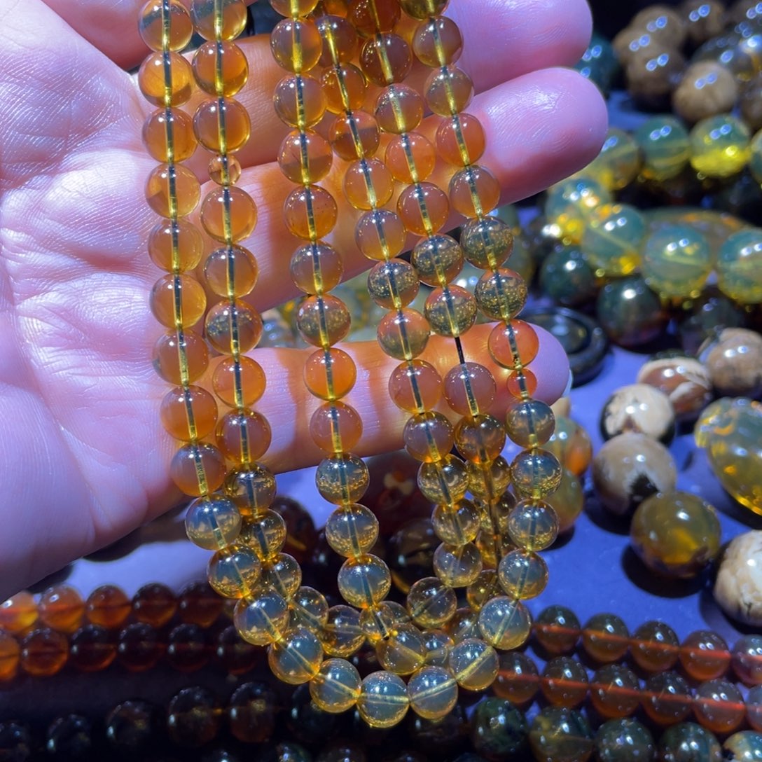 于***然琥珀未镶嵌手链天然