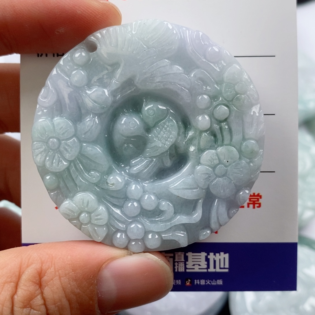 翡翠未镶嵌颈饰挂件