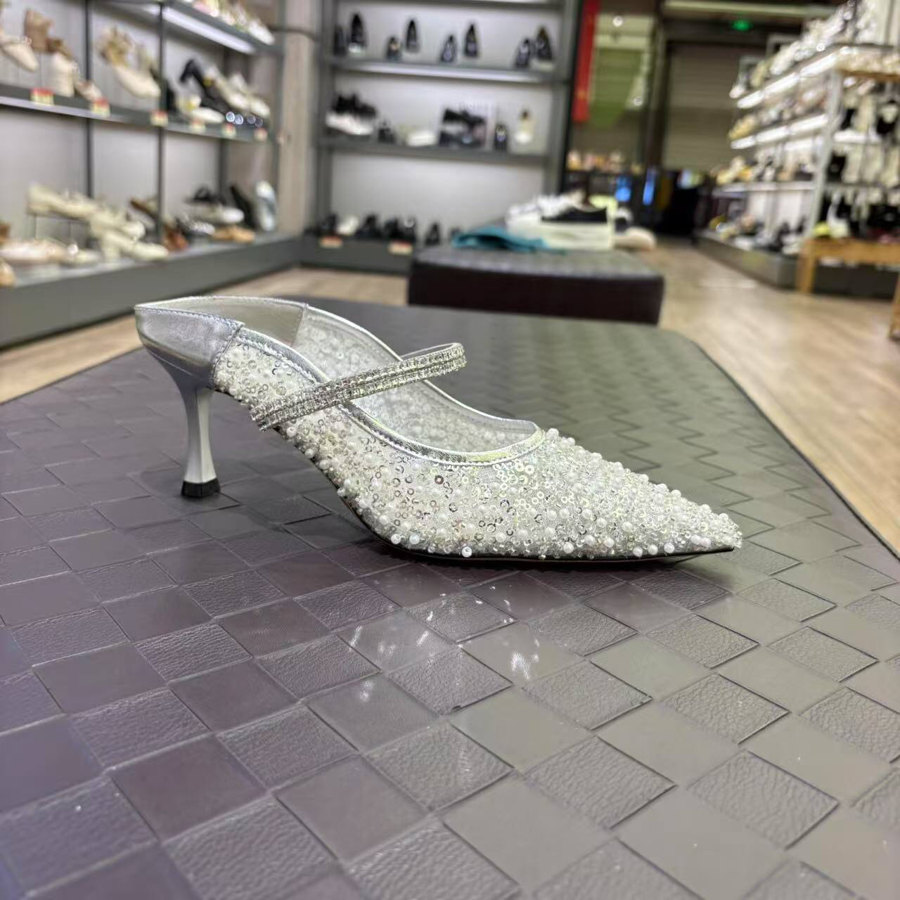 d0491波斐夏季新款尖头一字带高跟鞋包头半拖外穿蕾丝网纱凉鞋女