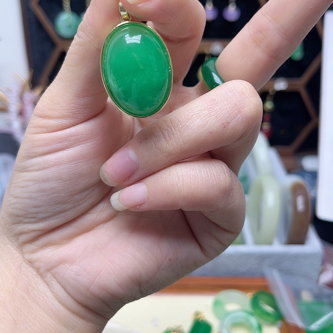 翡翠未镶嵌耳饰蛋面