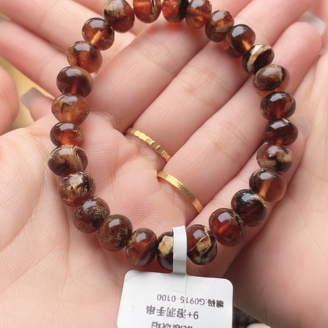 琥珀未镶嵌裸石9+