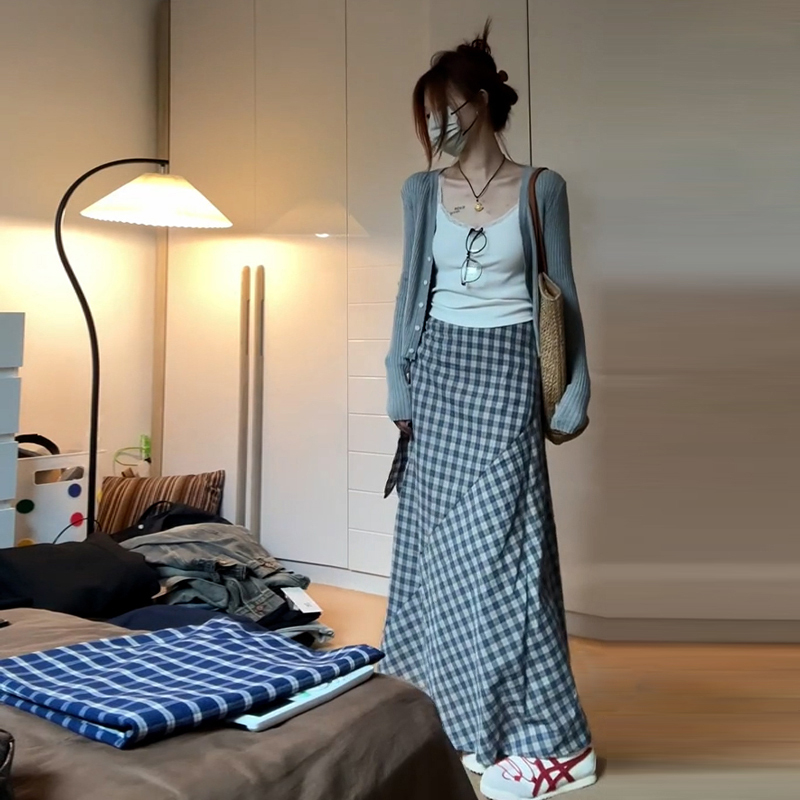 初秋韩系氛围感穿搭格子连衣裙子女秋季2025新款小个子套装裙5345