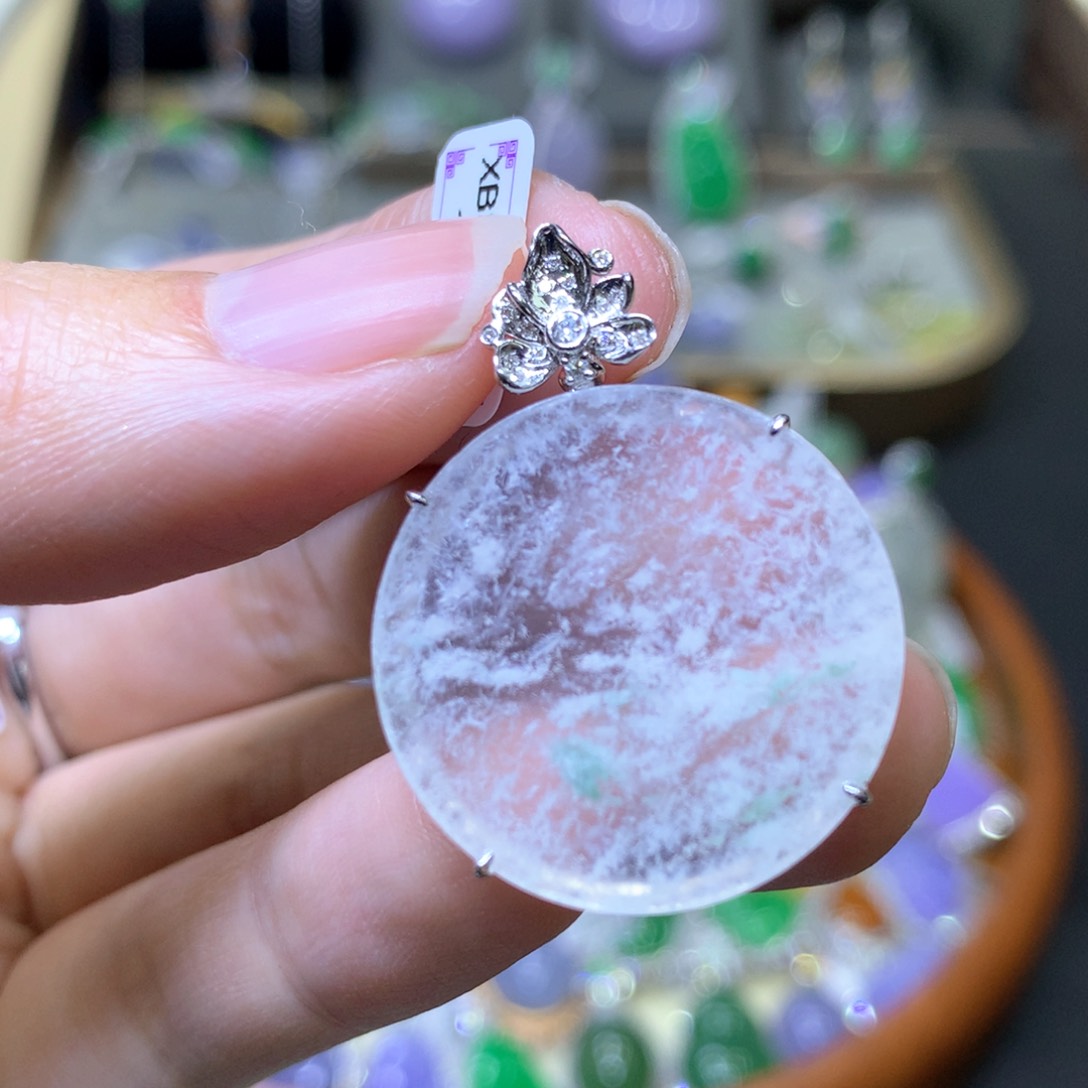 【闪购商品】翡翠颈饰18K金镶嵌翡翠吊坠项链