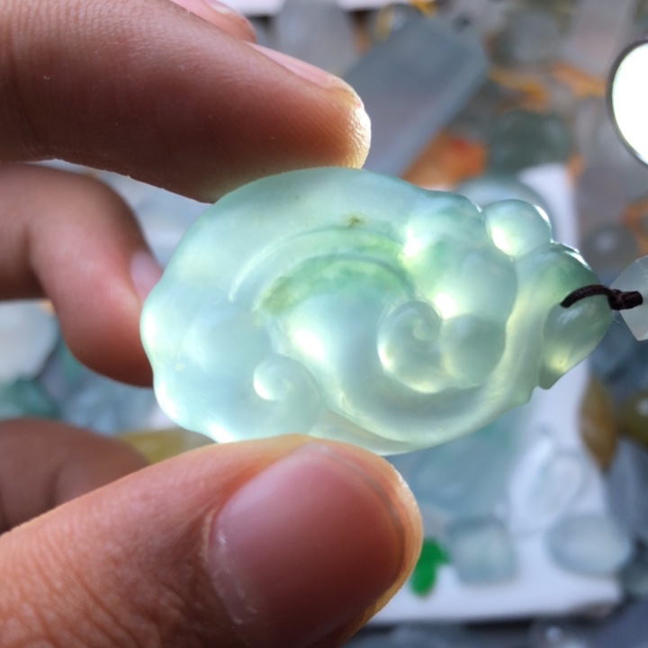 定制翡翠未镶嵌挂件