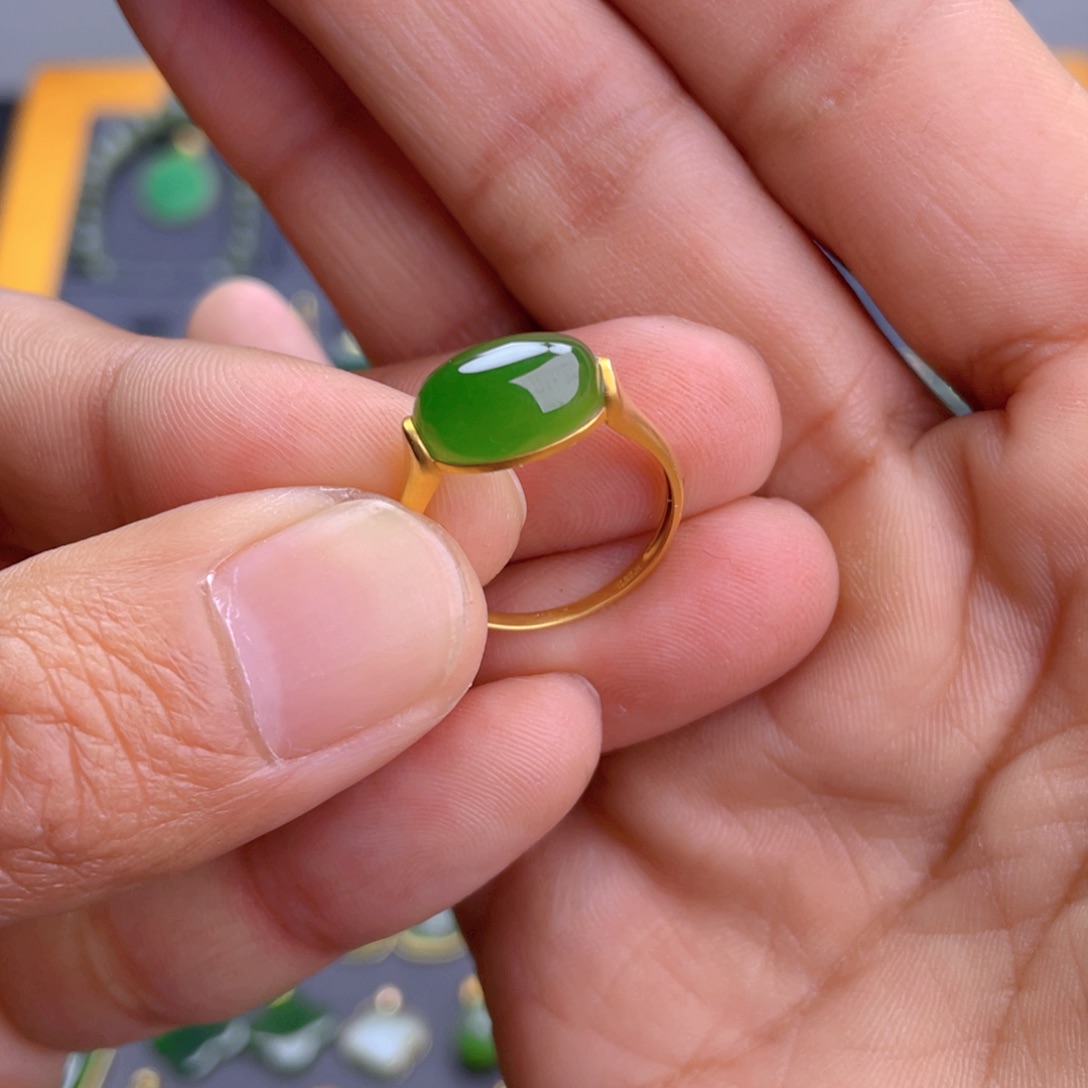 和田玉（碧玉）戒指18K金镶嵌雪**娆戒指