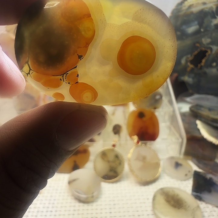 玛瑙/玉髓未镶嵌珠宝奇石