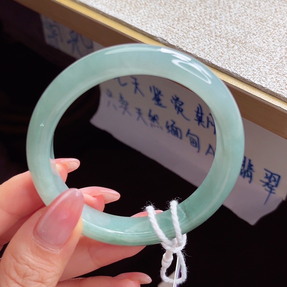 翡翠未镶嵌手镯手镯