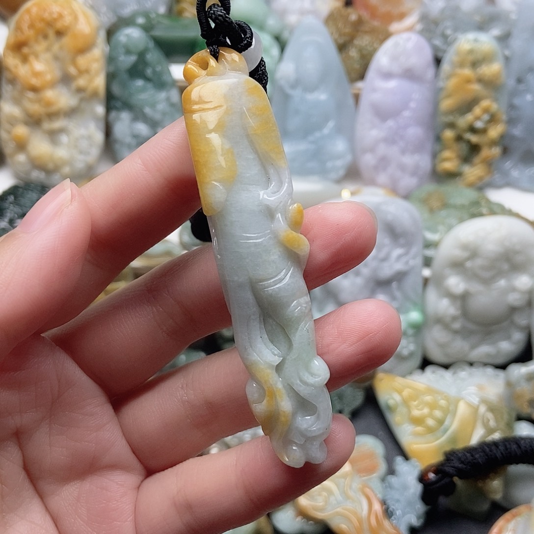 翡翠未镶嵌颈饰翡翠