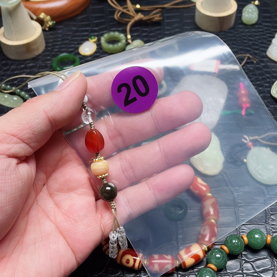 未镶嵌和田玉耳饰央*