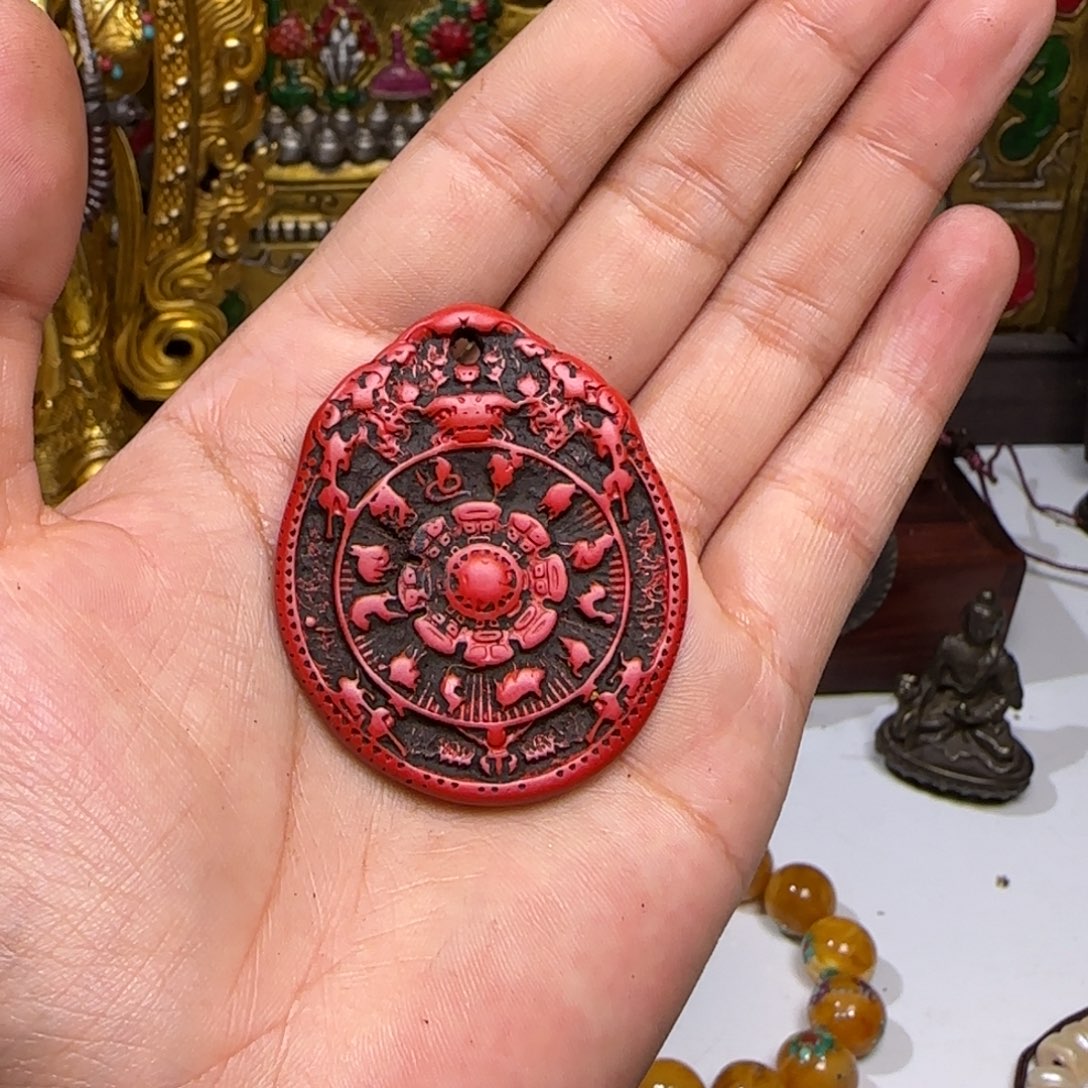 玻璃吊坠(赠链)小**丽漂亮的看到一个啦啦啦啦