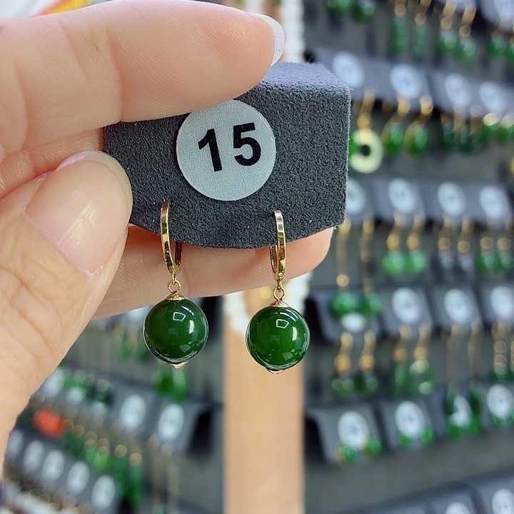 和田玉18K金镶嵌耳饰