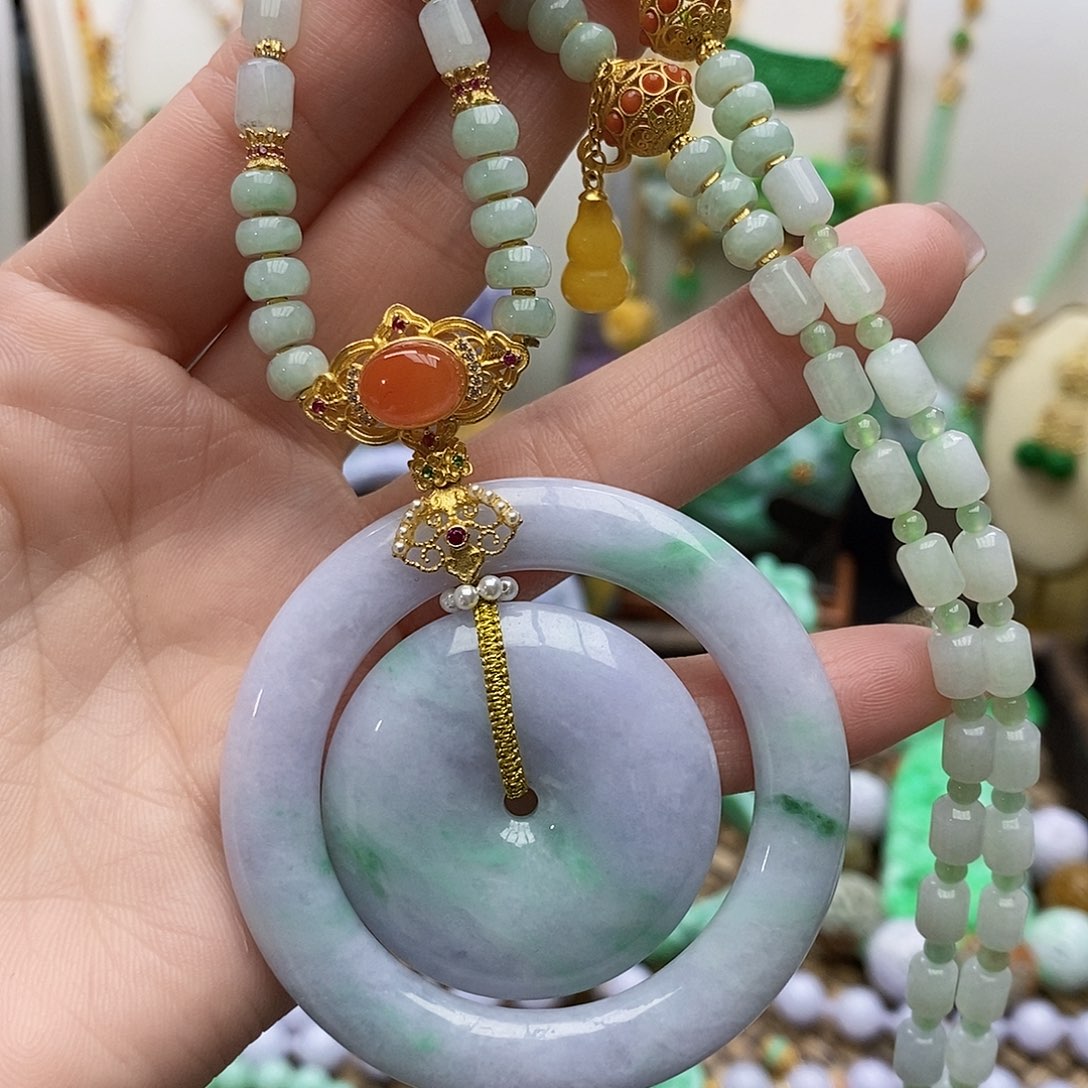 翡翠颈饰未镶嵌天然