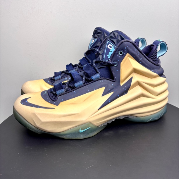 95新 NIKE/耐克 44码 巴克利喷 正品 中古球鞋（鞋身氧化