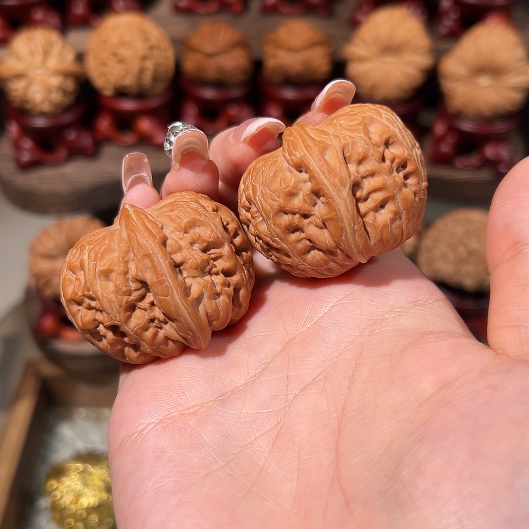 文玩核桃把件元宝