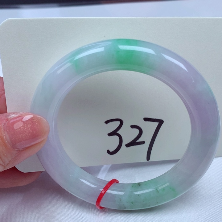 翡翠手镯未镶嵌翡翠