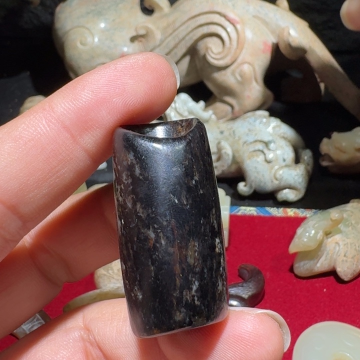 高***冷和田玉（糖玉）未镶嵌颈饰