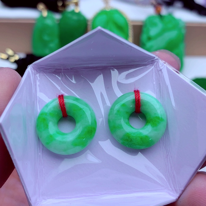 翡翠未镶嵌耳饰耳饰